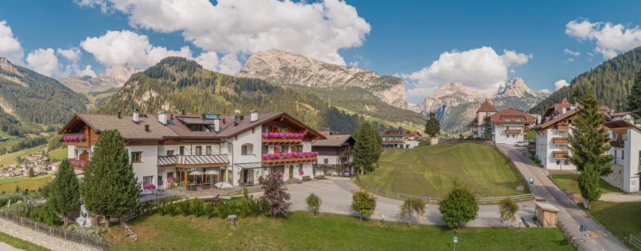 Hotel Chalet Dlaces Wolkenstein in Gröden Exterior foto